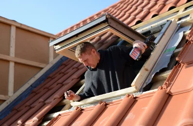 Pose de fenêtres de toit Velux à Plougoumelen